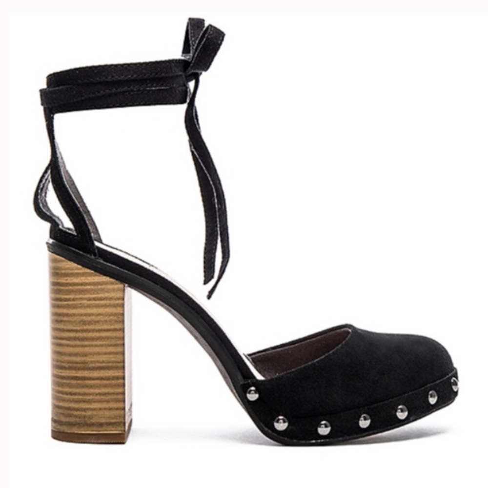 Seychelles Black Suede pumps